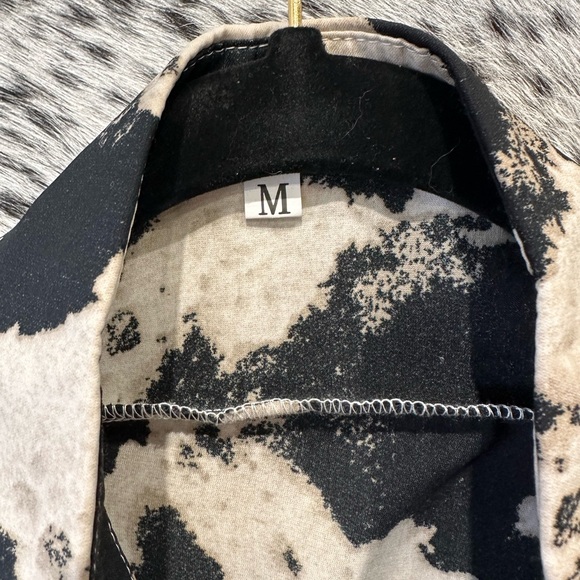 Shein Cowhide print button down women’s top - Picture 2 of 3